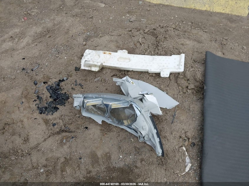 2004 Toyota Camry Le V6 VIN: 4T1BF32K64U080373 Lot: 44740169