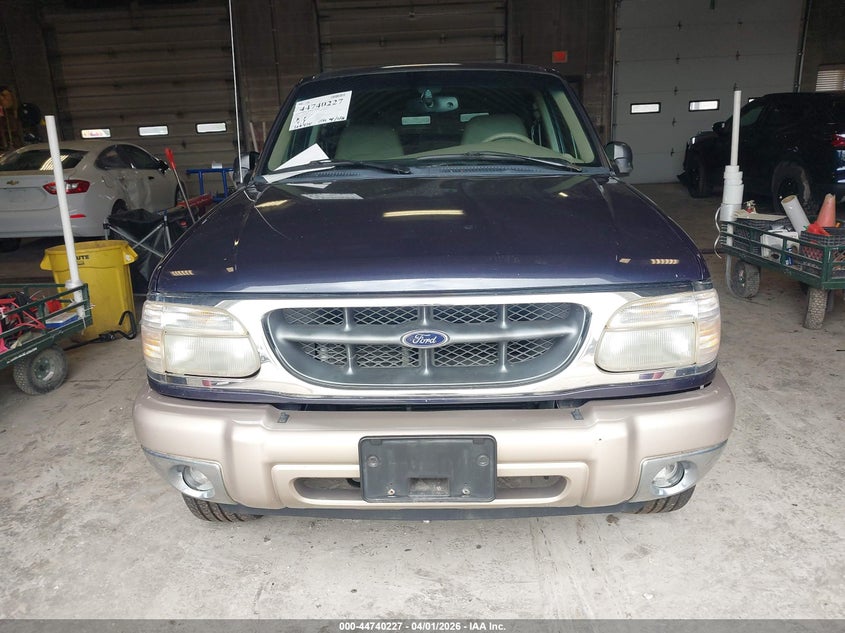 2000 Ford Explorer Eddie Bauer VIN: 1FMZU84PXYZB31375 Lot: 44740227