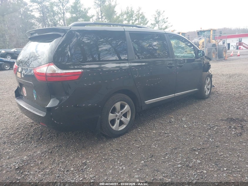 2016 Toyota Sienna Le 8 Passenger
