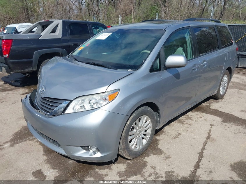 2011 Toyota Sienna Xle V6