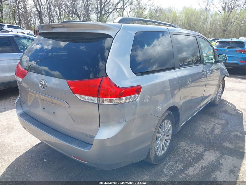 2011 Toyota Sienna Xle V6
