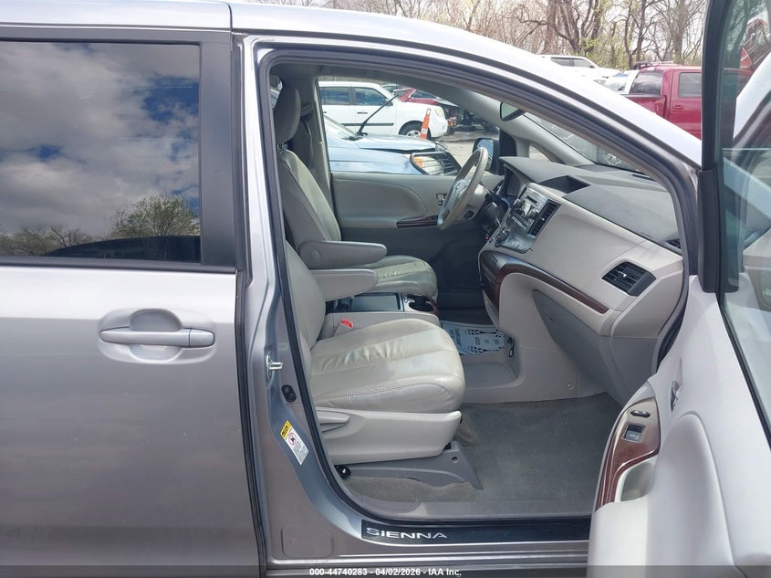 2011 Toyota Sienna Xle V6