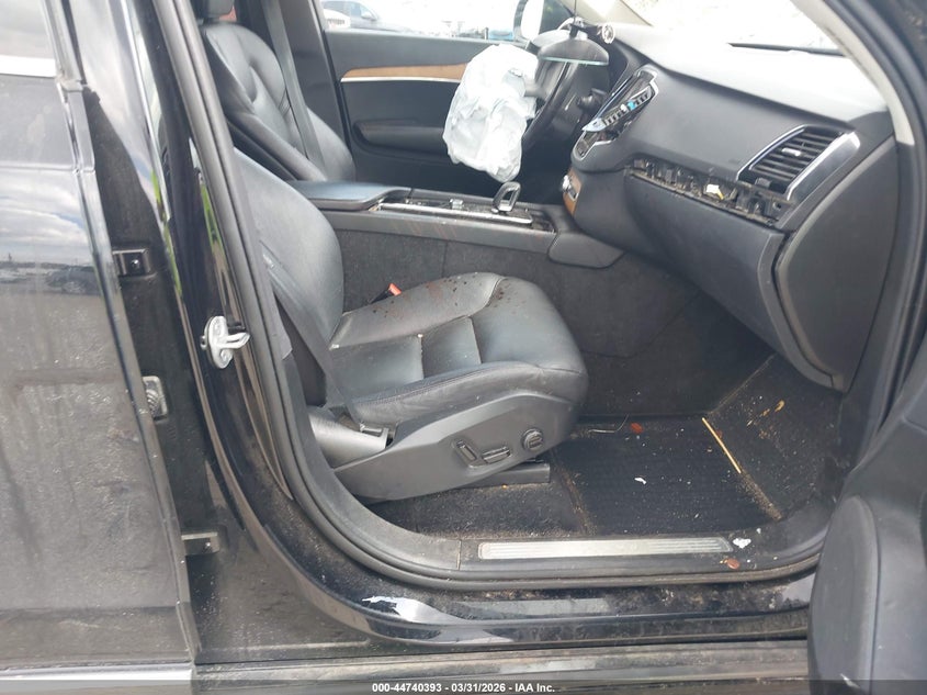 2024 VOLVO XC90 auction photo 5