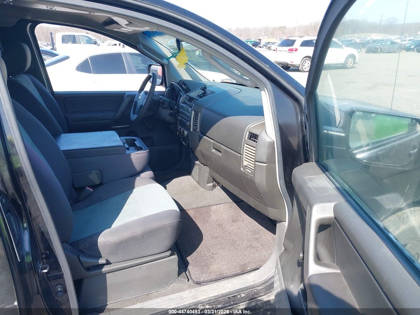 2005 Nissan Titan Xe