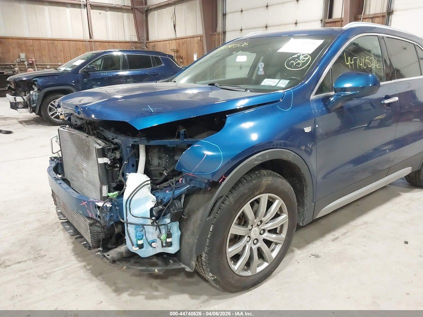 2019 Cadillac Xt4 Premium Luxury VIN: 1GYFZDR41KF167605 Lot: 44740526