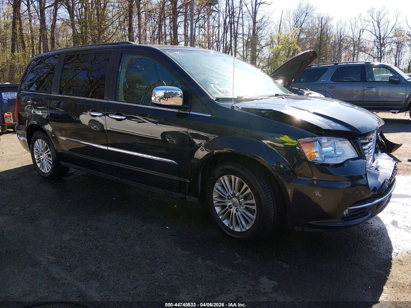 2015 Chrysler Town & Country Touring-L