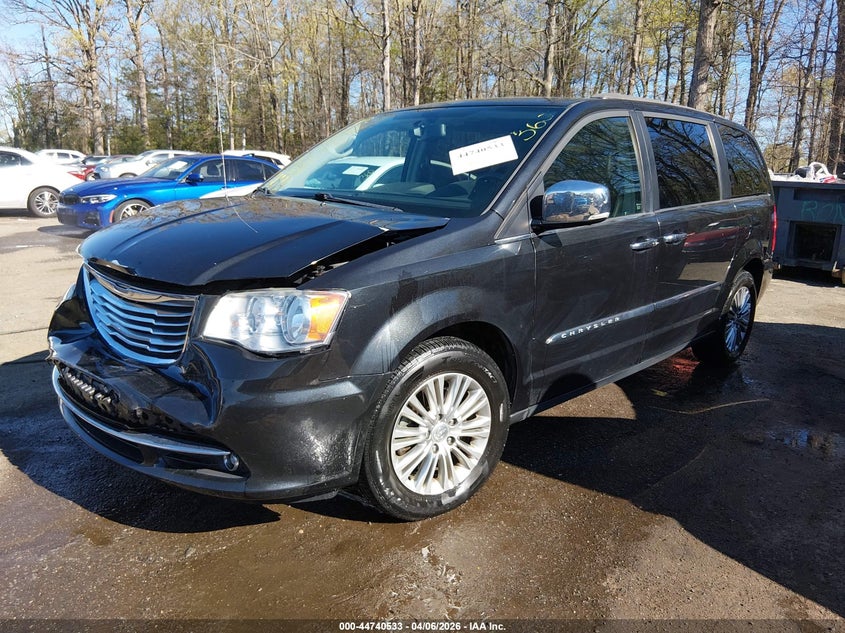 2015 Chrysler Town & Country Touring-L