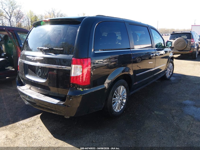 2015 Chrysler Town & Country Touring-L