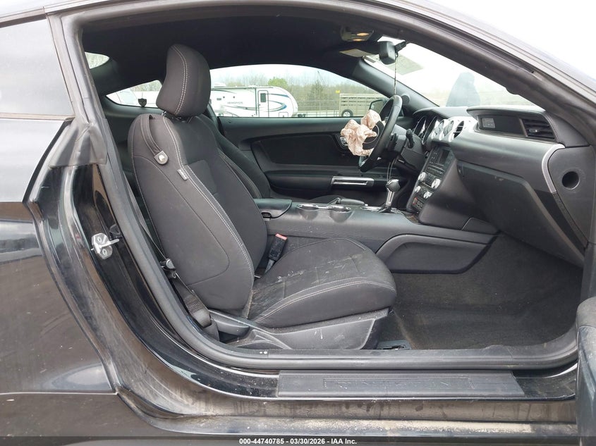 2017 Ford Mustang V6