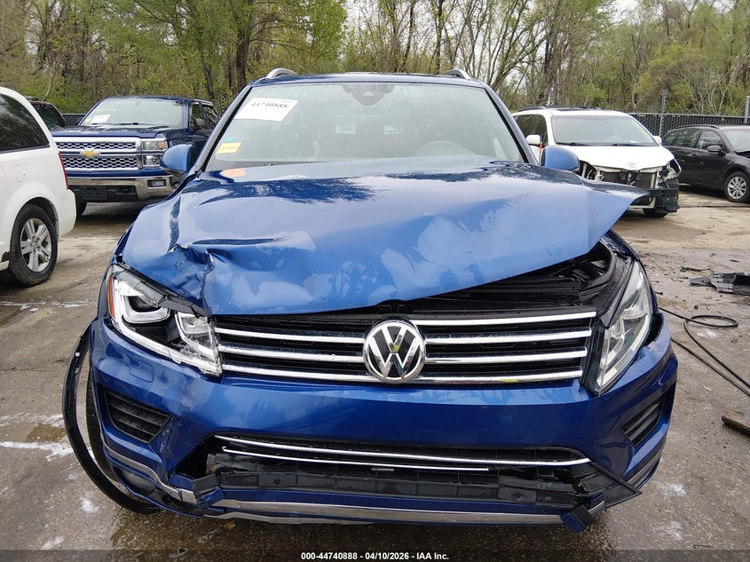 2017 Volkswagen Touareg V6 Wolfsburg Edition VIN: WVGRF7BP4HD005937 Lot: 44740888