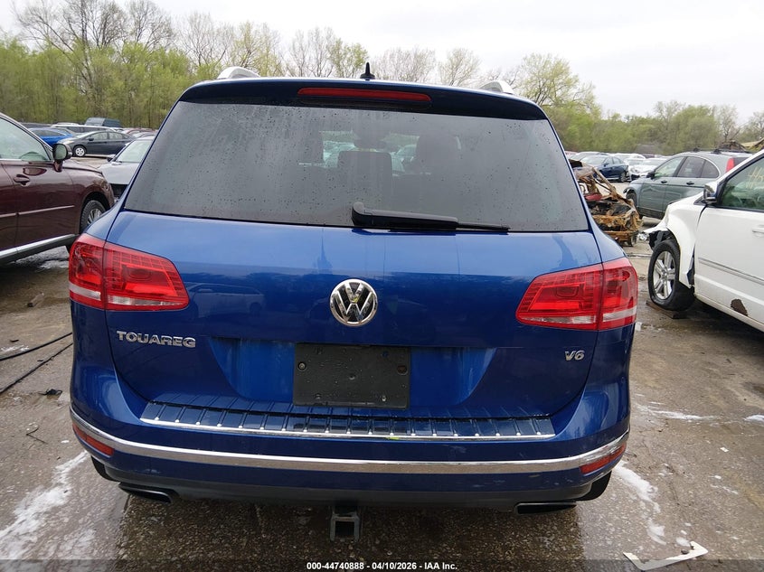 2017 Volkswagen Touareg V6 Wolfsburg Edition VIN: WVGRF7BP4HD005937 Lot: 44740888