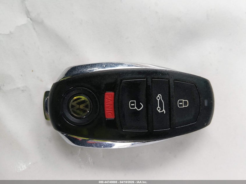 2017 Volkswagen Touareg V6 Wolfsburg Edition VIN: WVGRF7BP4HD005937 Lot: 44740888