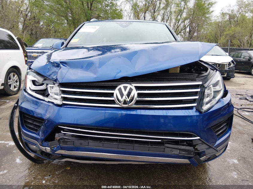2017 Volkswagen Touareg V6 Wolfsburg Edition VIN: WVGRF7BP4HD005937 Lot: 44740888