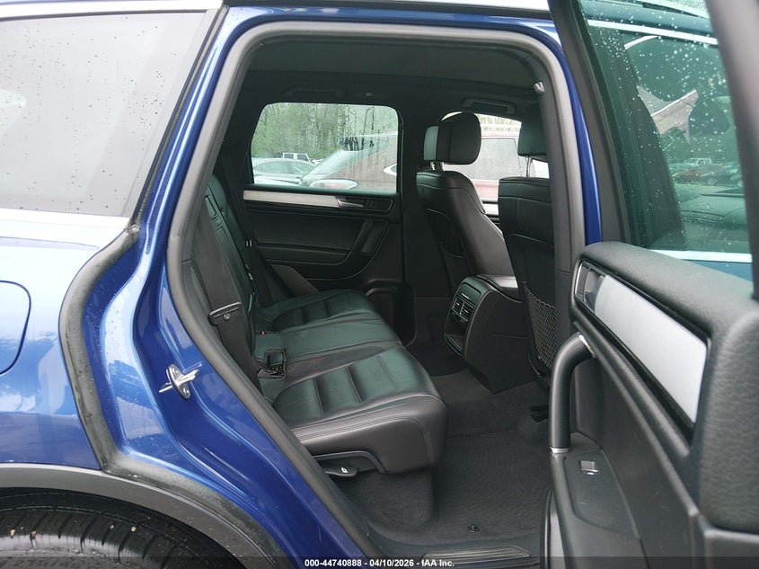 2017 Volkswagen Touareg V6 Wolfsburg Edition VIN: WVGRF7BP4HD005937 Lot: 44740888