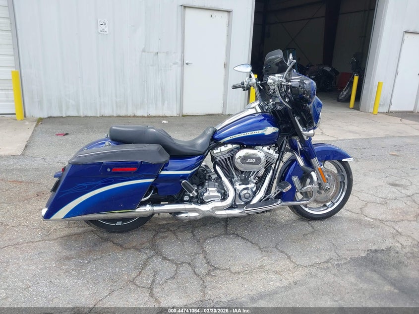 2010 Harley-Davidson Flhxse VIN: 1HD1PZ811AB956898 Lot: 44741064