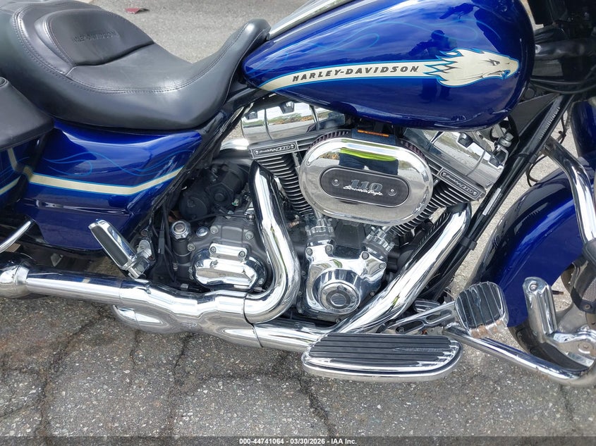 2010 Harley-Davidson Flhxse VIN: 1HD1PZ811AB956898 Lot: 44741064