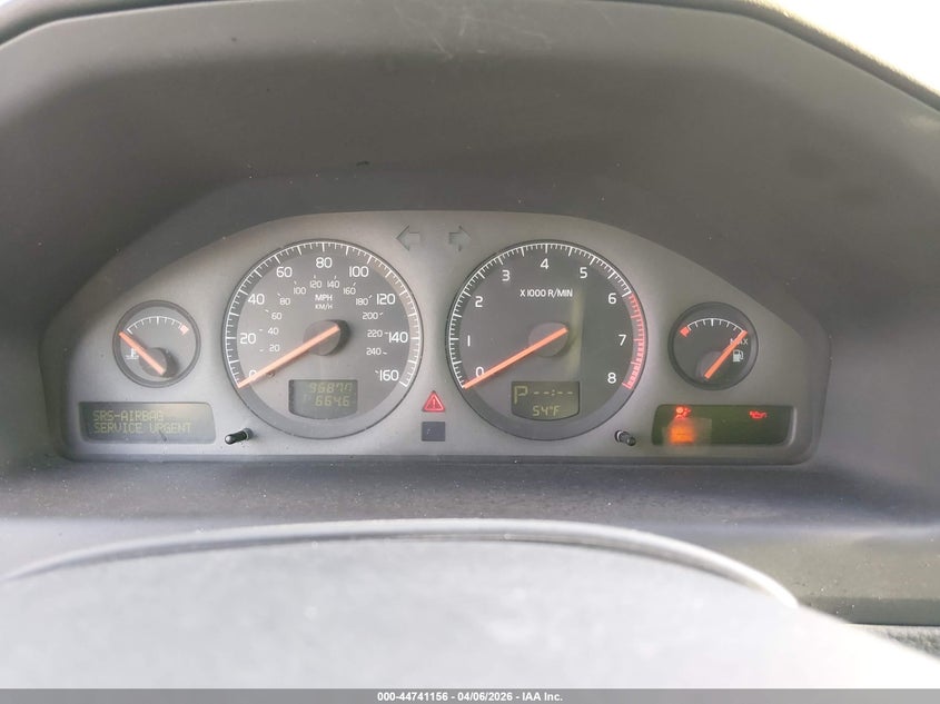 2001 Volvo V70 2.4T VIN: YV1SW58D911023990 Lot: 44741156