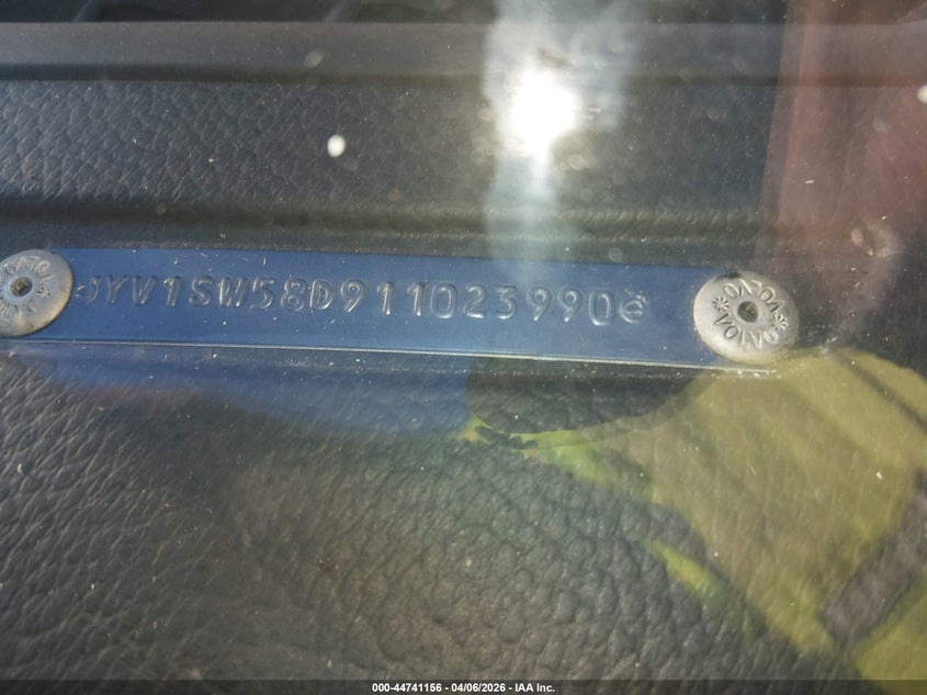 2001 Volvo V70 2.4T VIN: YV1SW58D911023990 Lot: 44741156