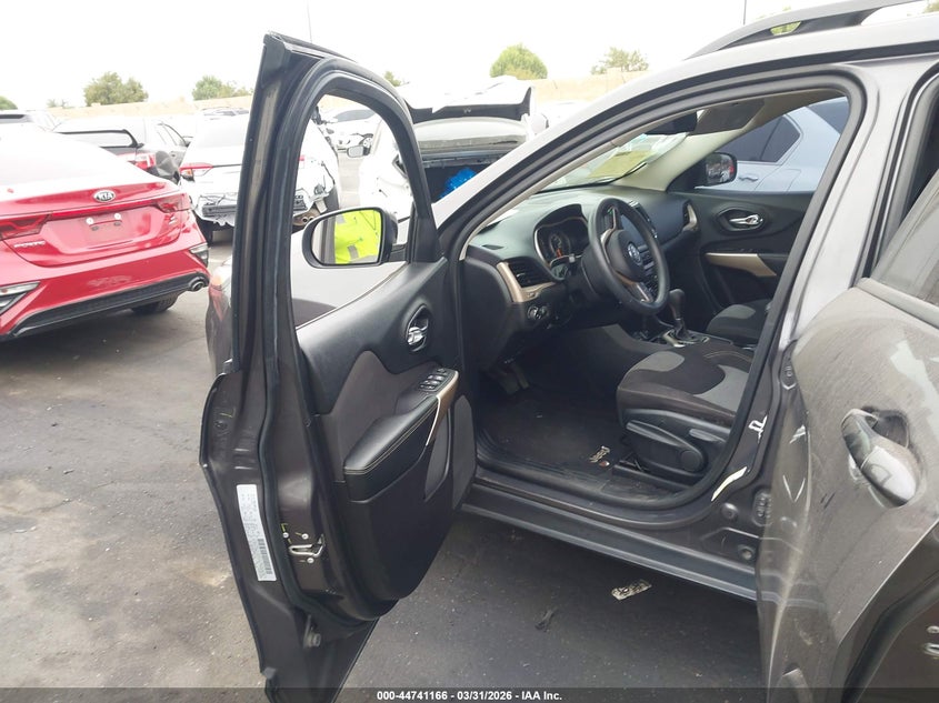 2018 Jeep Cherokee Latitude Tech Connect Fwd