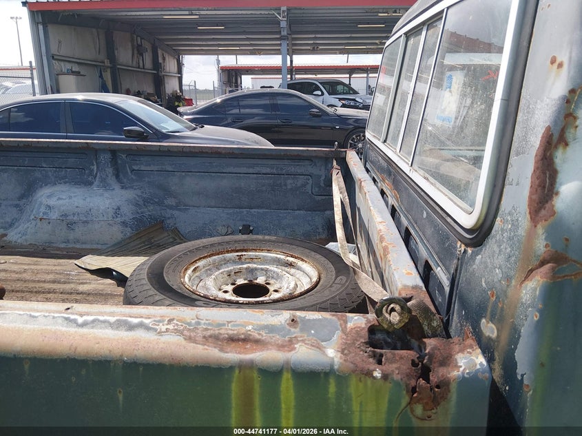 1986 FORD F250 auction photo 8