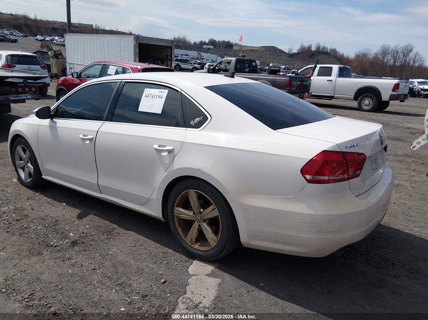 2012 Volkswagen Passat 2.5L Se