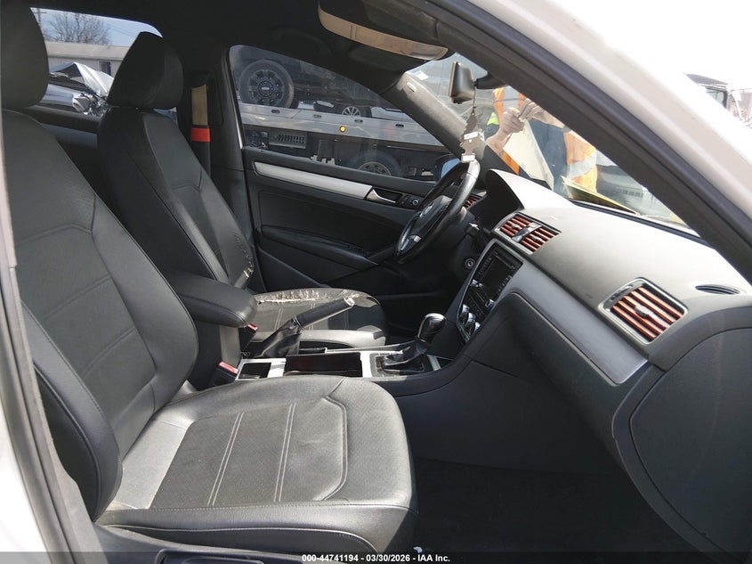 2012 Volkswagen Passat 2.5L Se