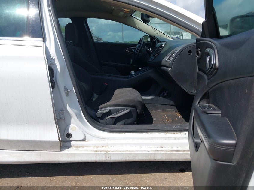 2016 Chrysler 200 Limited