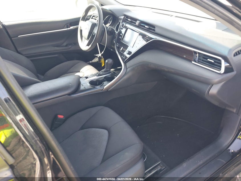 2018 Toyota Camry Hybrid Le