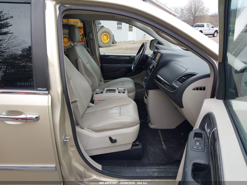 2011 Chrysler Town & Country Touring-L