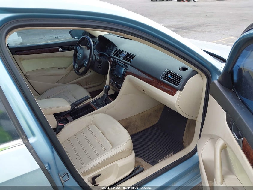 2012 Volkswagen Passat 2.5L Sel