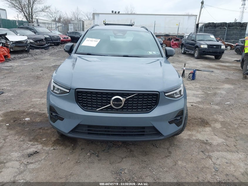 2023 Volvo Xc40 B5 Plus Dark Theme VIN: YV4L12UW3P2051217 Lot: 44741719