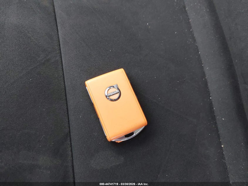 2023 Volvo Xc40 B5 Plus Dark Theme VIN: YV4L12UW3P2051217 Lot: 44741719