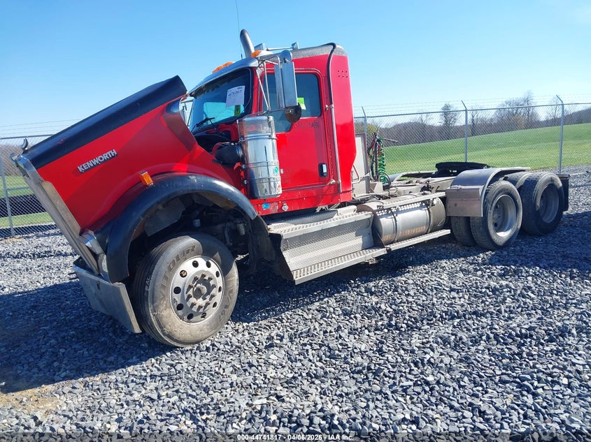1XKWD40X6AJ263886 2010 Kenworth Construction W900 photo 1