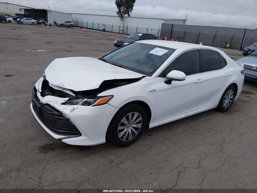 2019 Toyota Camry Hybrid Le