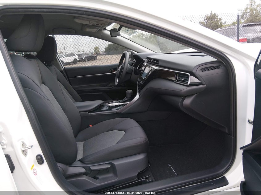 2019 Toyota Camry Hybrid Le