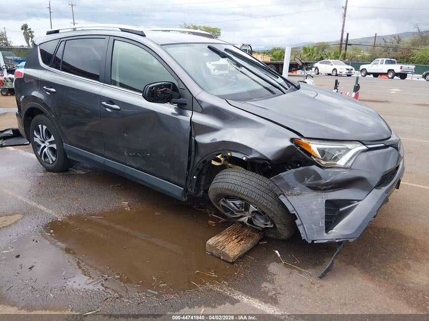 TOYOTA RAV4 LE 2018