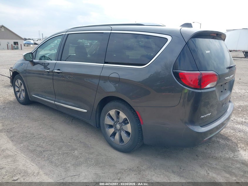 2018 Chrysler Pacifica Hybrid Limited