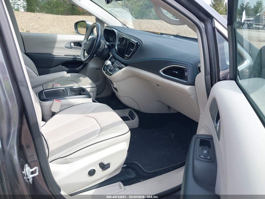 2018 Chrysler Pacifica Hybrid Limited