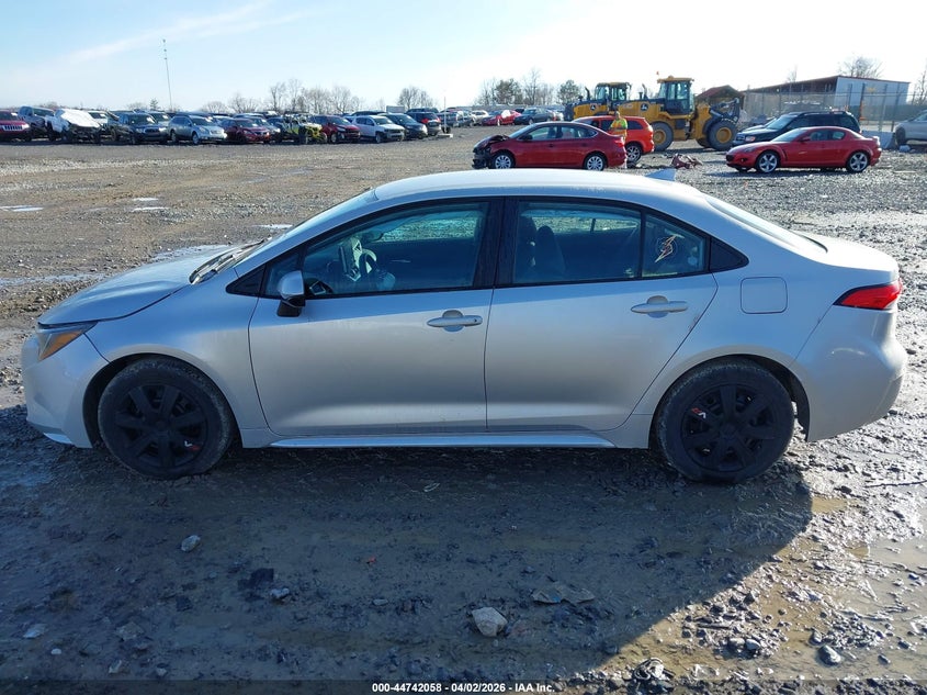 VIN 5YFEPMAE4MP183577 2021 TOYOTA COROLLA LE