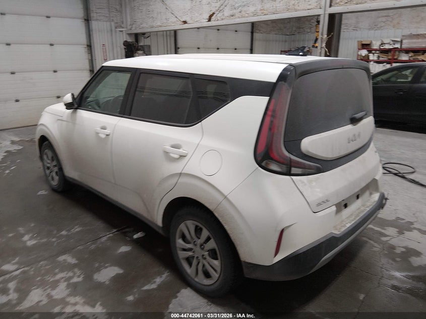 2023 KIA SOUL auction photo 3