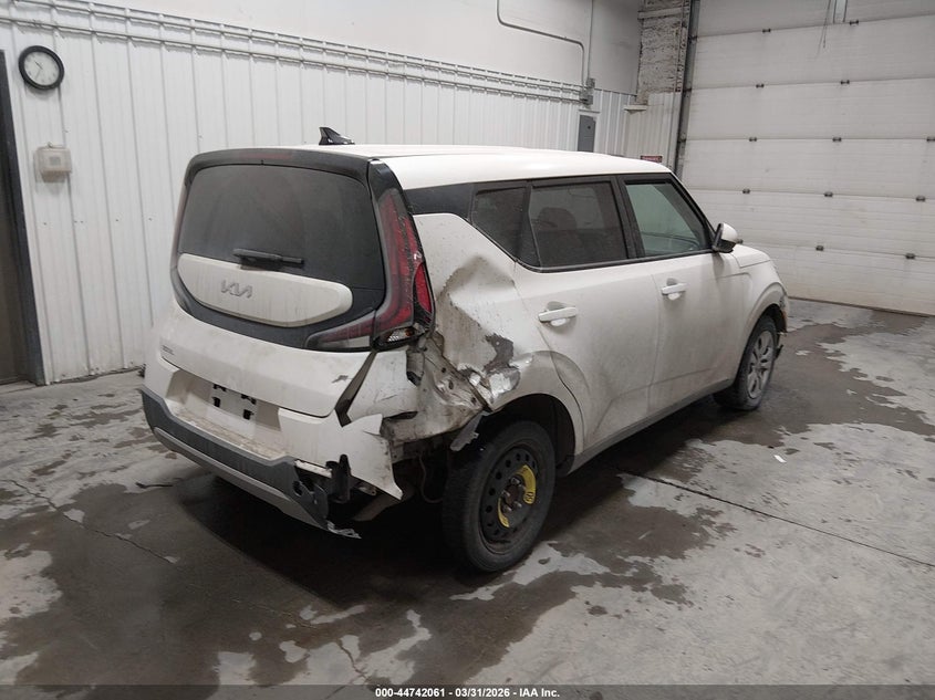 2023 KIA SOUL auction photo 4