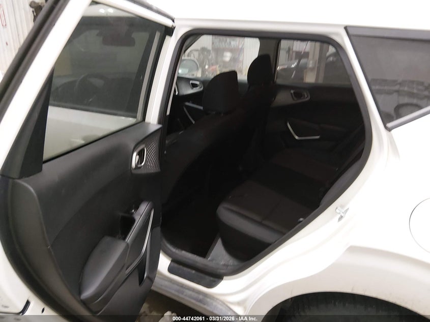 2023 KIA SOUL auction photo 8