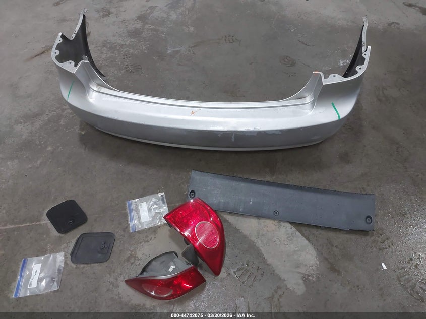 2007 Kia Optima Lx VIN: KNAGE123X75132755 Lot: 44742075