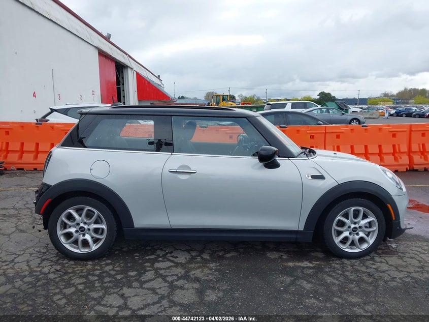 2020 Mini Hardtop Cooper VIN: WMWXR3C03L2M05650 Lot: 44742123