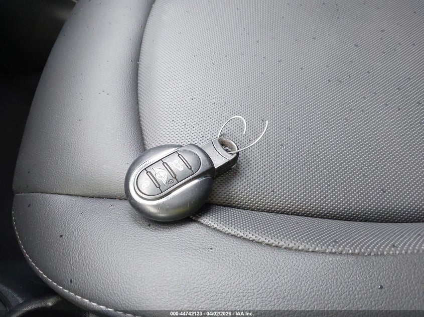 2020 Mini Hardtop Cooper VIN: WMWXR3C03L2M05650 Lot: 44742123