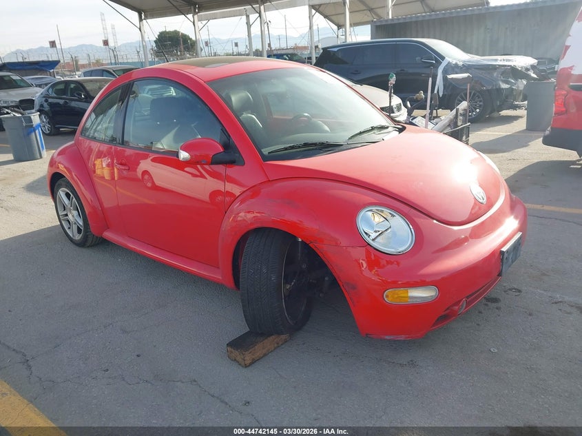 2004 VOLKSWAGEN NEW BEETLE auction photo 1