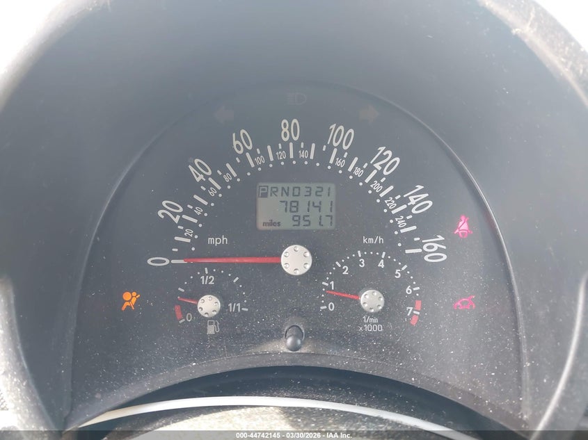 2004 VOLKSWAGEN NEW BEETLE auction photo 7