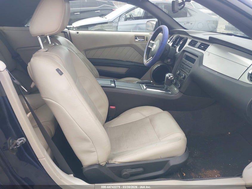 2010 Ford Mustang V6/V6 Premium