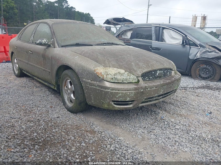 2005 Ford Taurus Se
