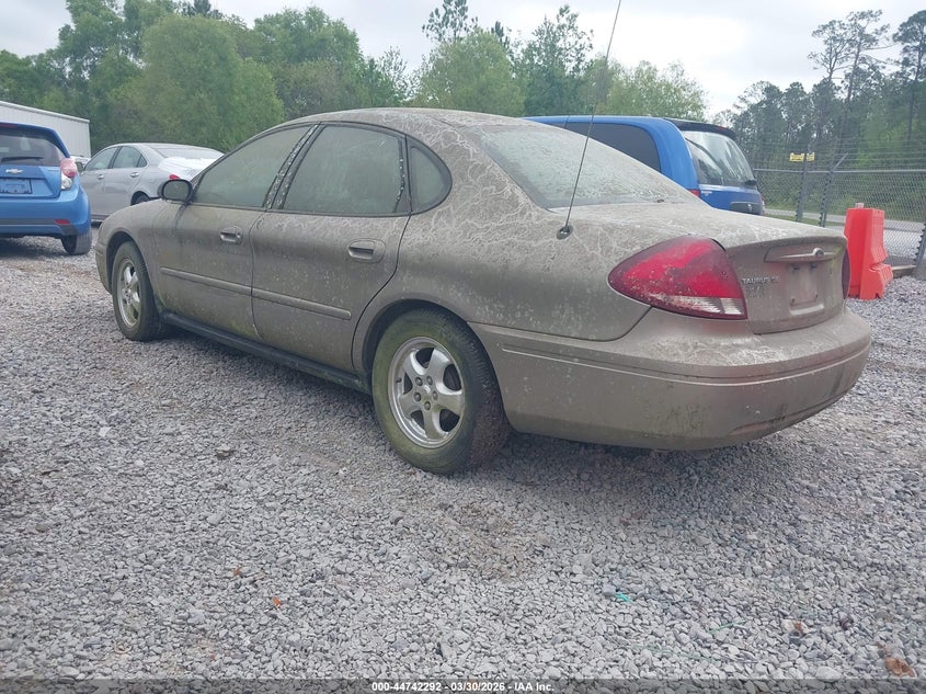 2005 Ford Taurus Se